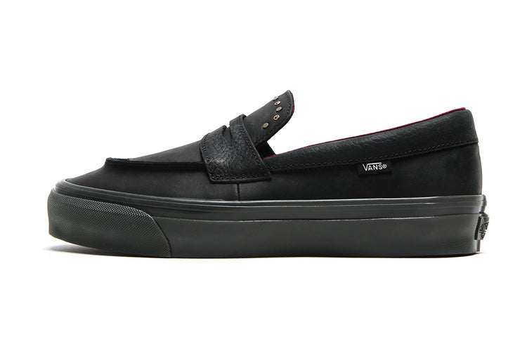 Vans OTW - LX Loafer 53
Style # VN000VATBLK1
Color : Hardware Black