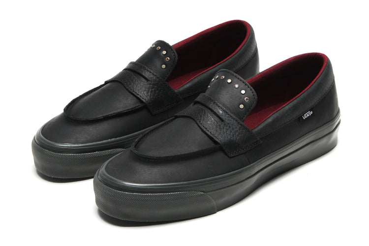 Vans OTW - LX Loafer 53
Style # VN000VATBLK1
Color : Hardware Black