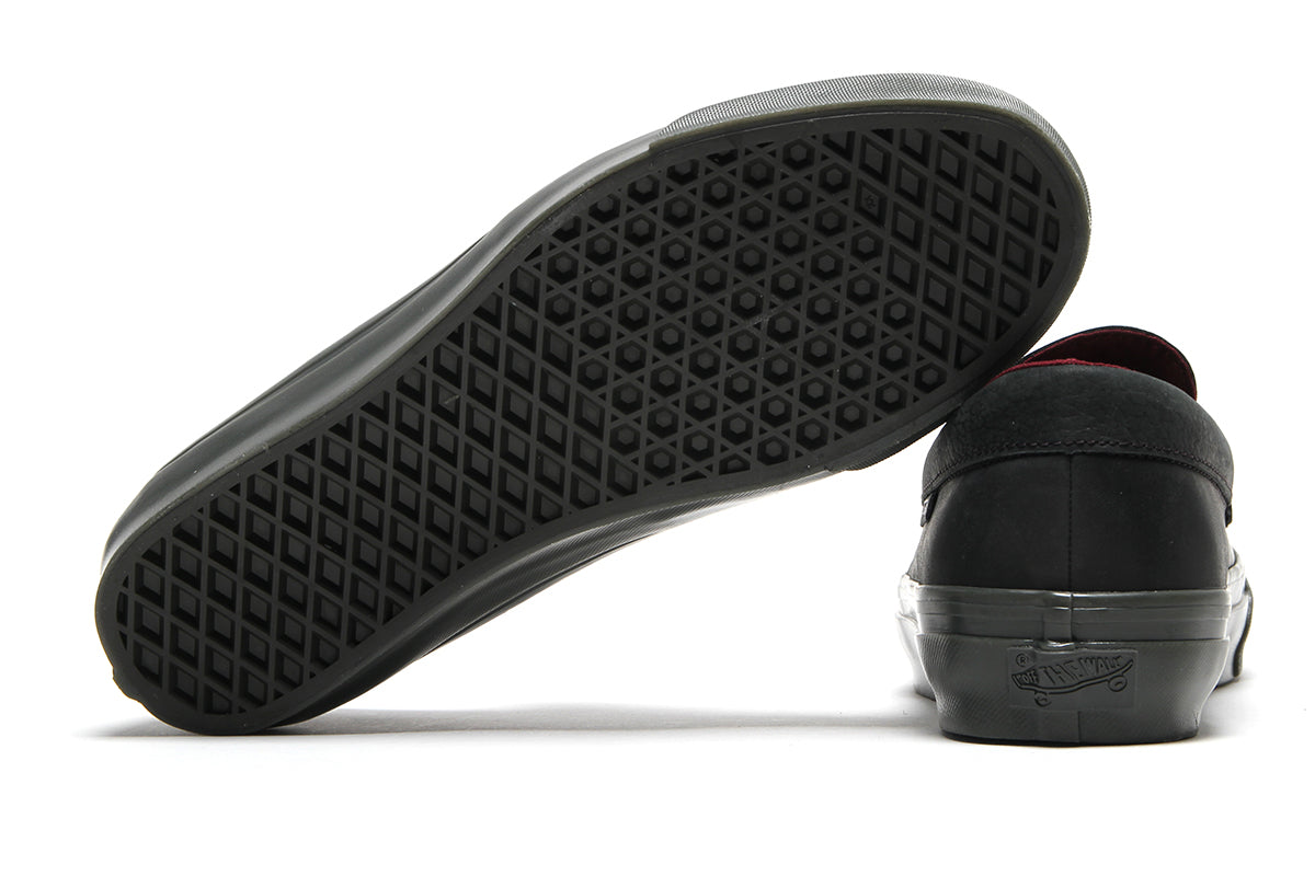 Vans OTW - LX Loafer 53
Style # VN000VATBLK1
Color : Hardware Black