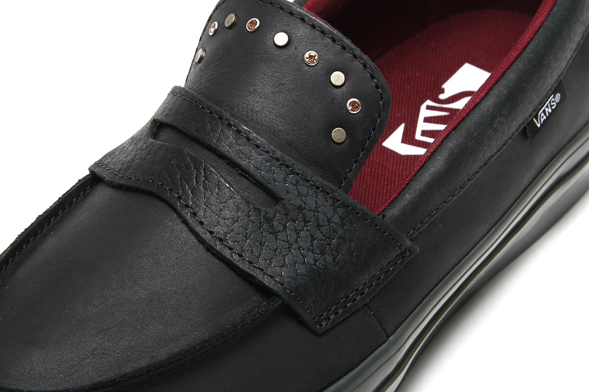 Vans OTW - LX Loafer 53
Style # VN000VATBLK1
Color : Hardware Black
