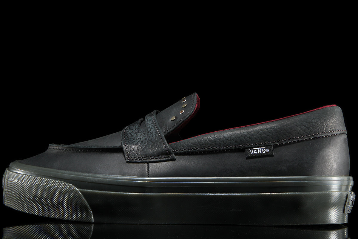 Vans OTW - LX Loafer 53
Style # VN000VATBLK1
Color : Hardware Black