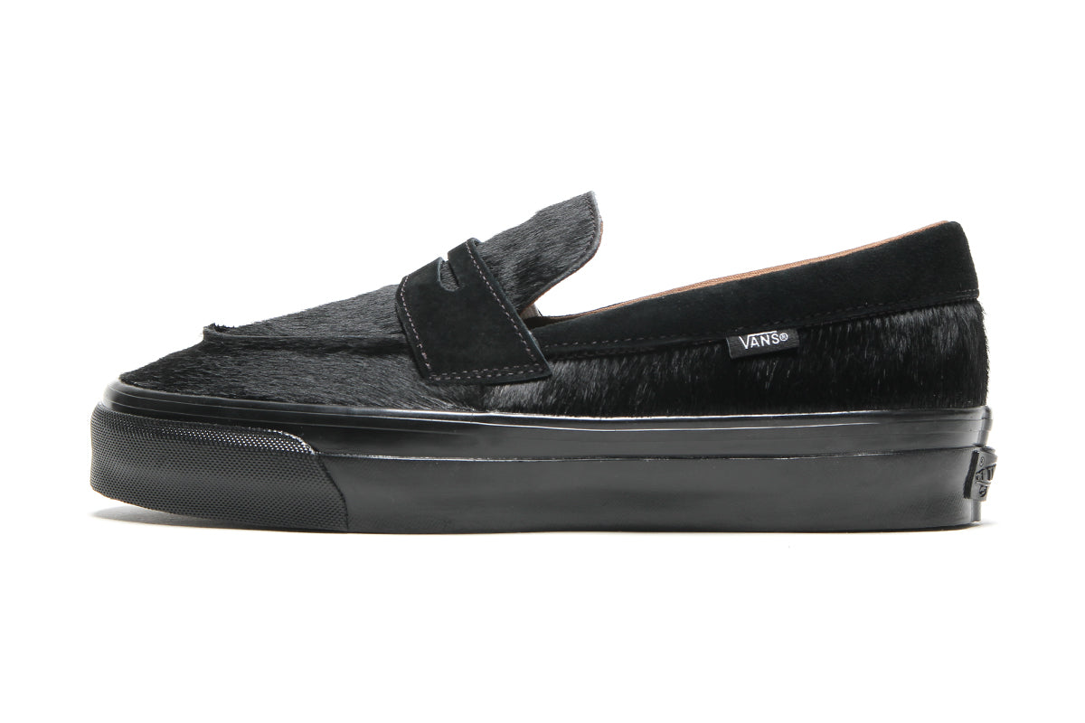Vans OTW - LX Loafer 53
Style # VN000VASBLA1
Color : Black