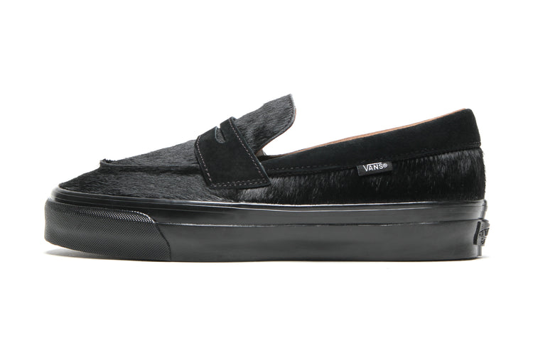 Vans OTW - LX Loafer 53
Style # VN000VASBLA1
Color : Black