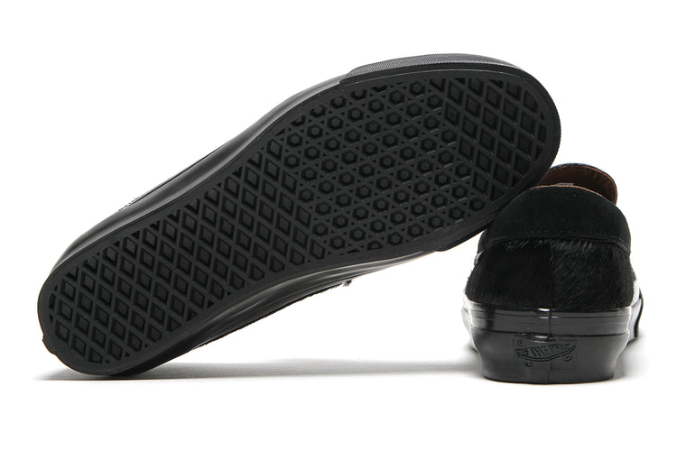 Vans OTW - LX Loafer 53
Style # VN000VASBLA1
Color : Black