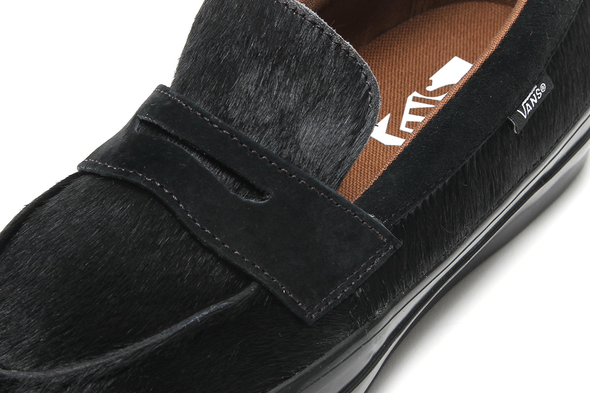 Vans OTW - LX Loafer 53
Style # VN000VASBLA1
Color : Black