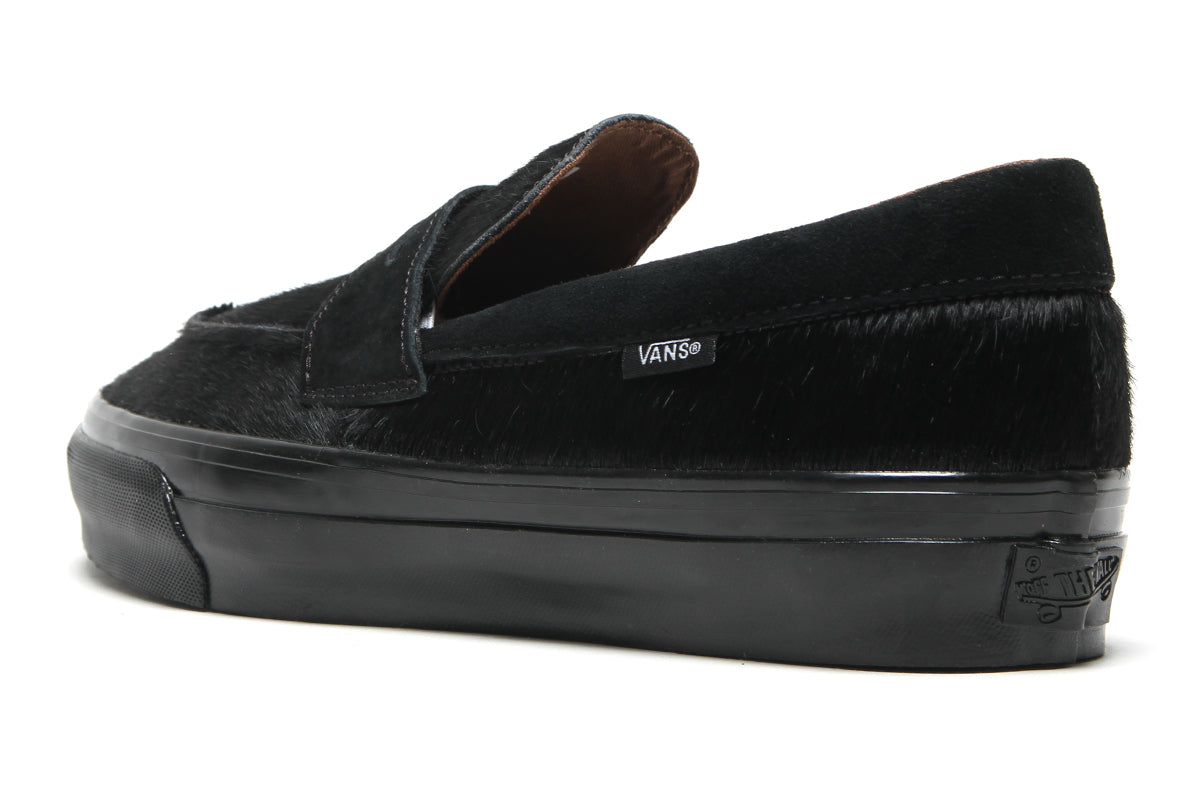 Vans OTW - LX Loafer 53
Style # VN000VASBLA1
Color : Black