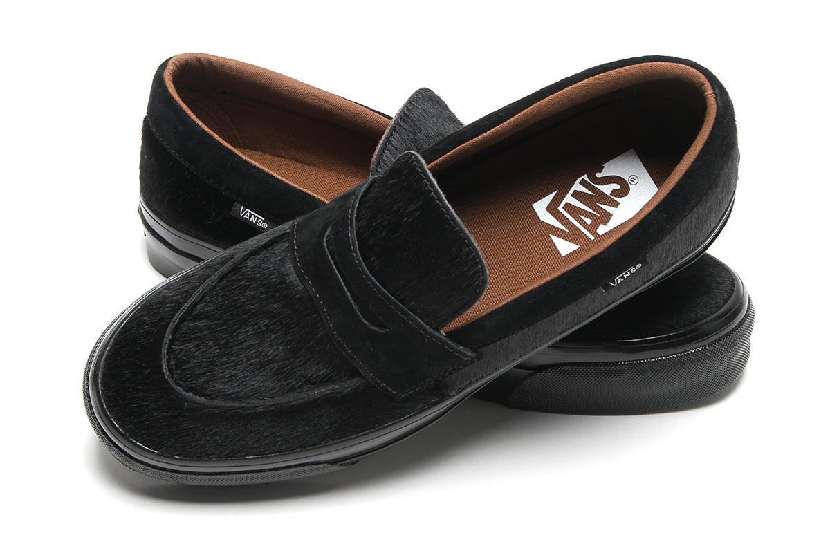 Vans OTW - LX Loafer 53
Style # VN000VASBLA1
Color : Black