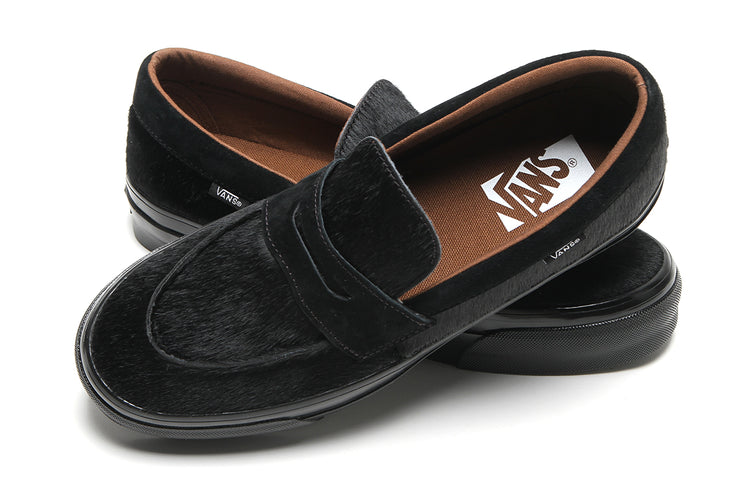 Vans OTW - LX Loafer 53
Style # VN000VASBLA1
Color : Black