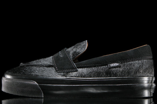 Vans OTW - LX Loafer 53
Style # VN000VASBLA1
Color : Black