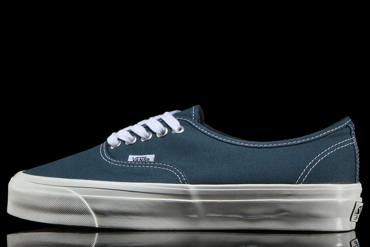 Vans OTW - LX Authentic 44
Style # VN000D9N12S1
Color : Stargazer