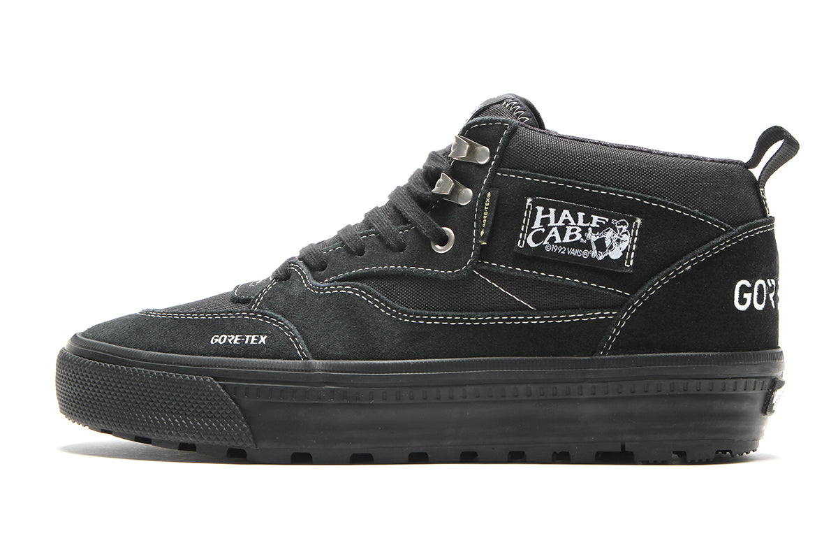 Vans - Half Cab GTX Insulated
Style # VN000XUFBKA1
Color : Black