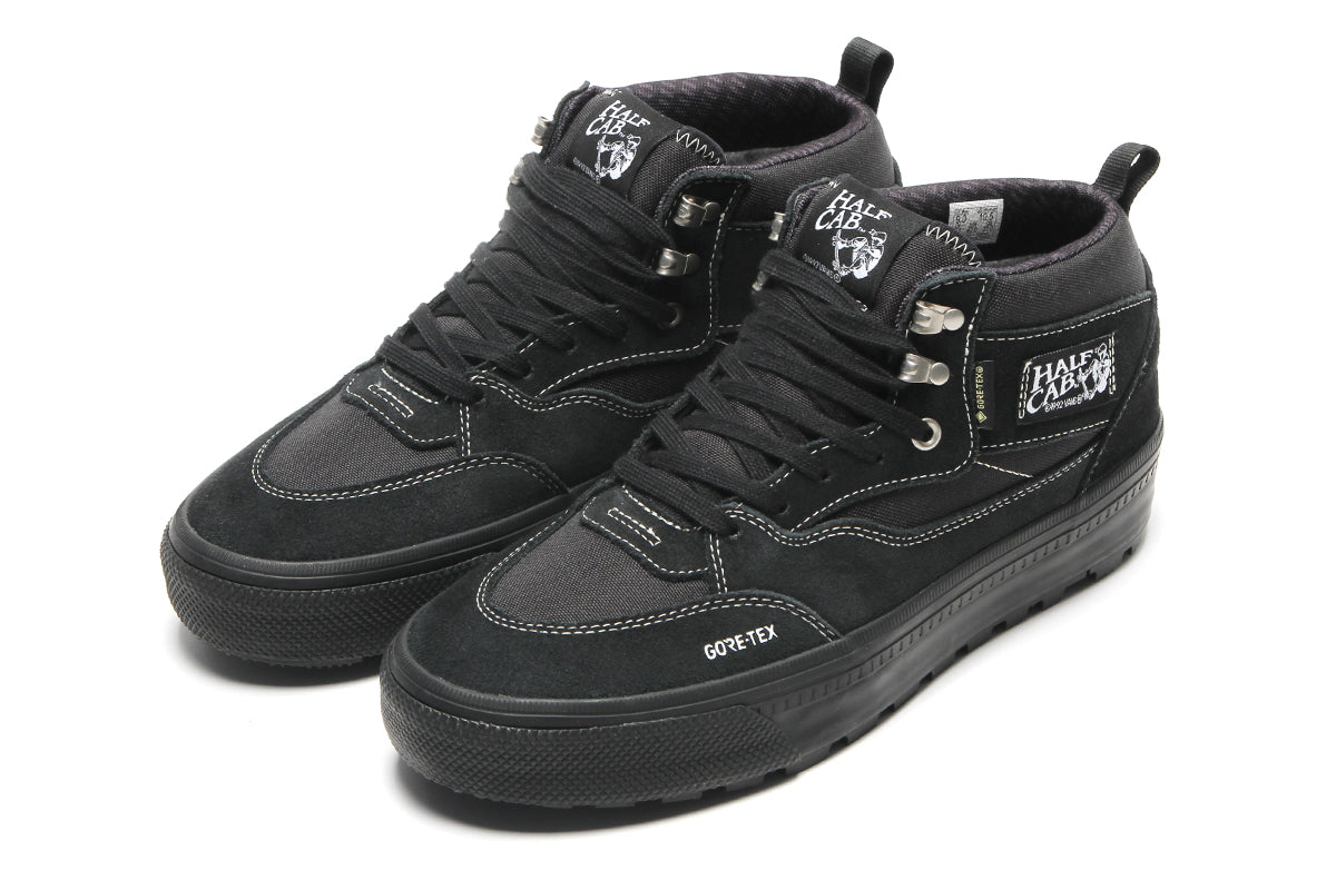 Vans - Half Cab GTX Insulated
Style # VN000XUFBKA1
Color : Black
