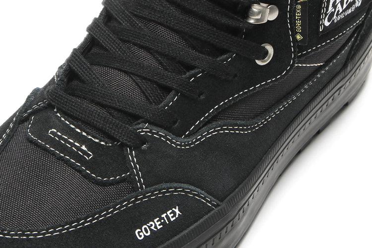 Vans - Half Cab GTX Insulated
Style # VN000XUFBKA1
Color : Black