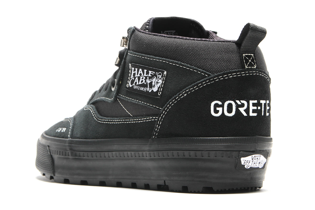 Vans - Half Cab GTX Insulated
Style # VN000XUFBKA1
Color : Black