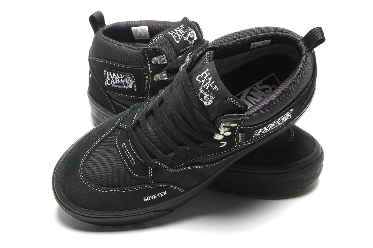 Vans - Half Cab GTX Insulated
Style # VN000XUFBKA1
Color : Black