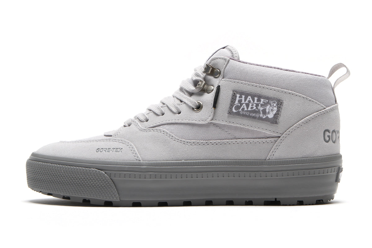 Vans - Half Cab GTX Insulated
Style # VN000XUFLTG1
Color : Light Gray