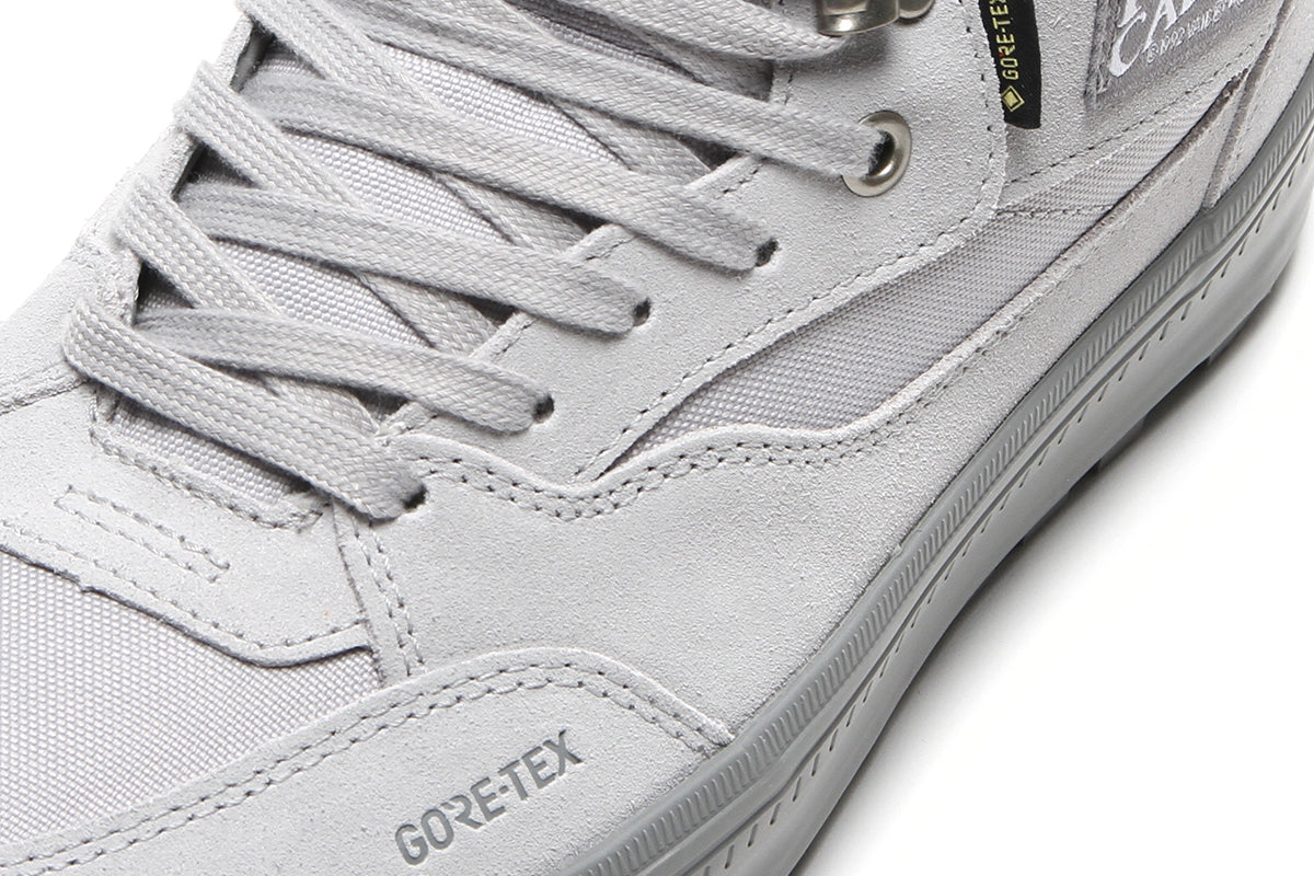 Vans - Half Cab GTX Insulated
Style # VN000XUFLTG1
Color : Light Gray