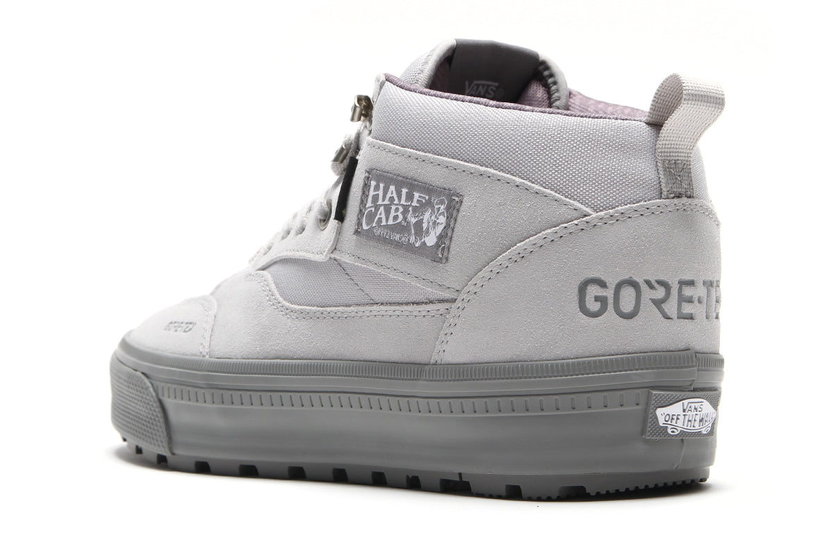 Vans - Half Cab GTX Insulated
Style # VN000XUFLTG1
Color : Light Gray
