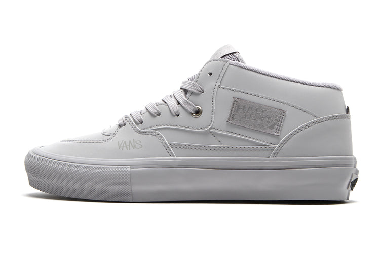 Vans - Skate Half Cab by Atiba
Style # VN0A5FCDBH71
Color : Light Gray