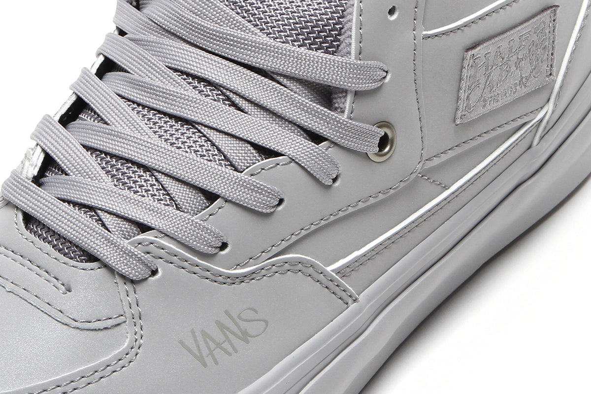 Vans - Skate Half Cab by Atiba
Style # VN0A5FCDBH71
Color : Light Gray