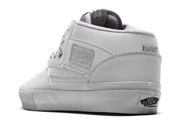 Vans - Skate Half Cab by Atiba
Style # VN0A5FCDBH71
Color : Light Gray