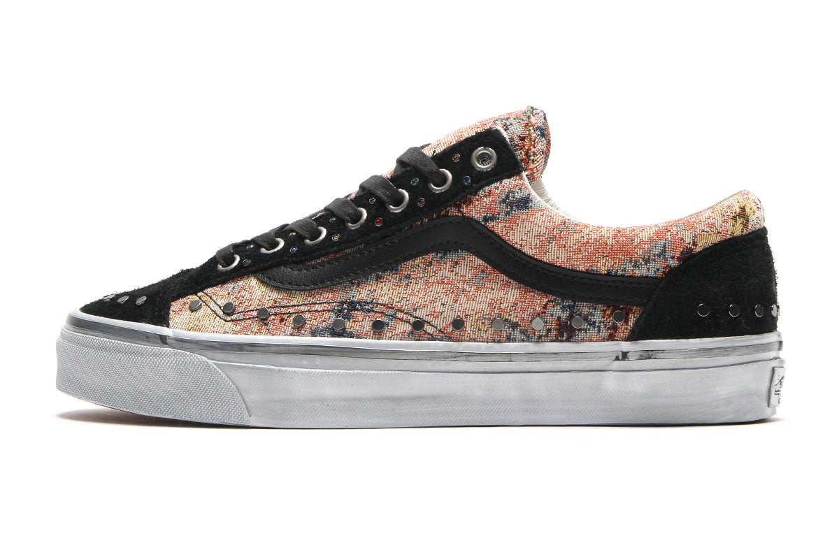 Vans OTW - LX Old Skool 36
Style # VN000E8VBML1
Color : Floral Rivets Black / Multi