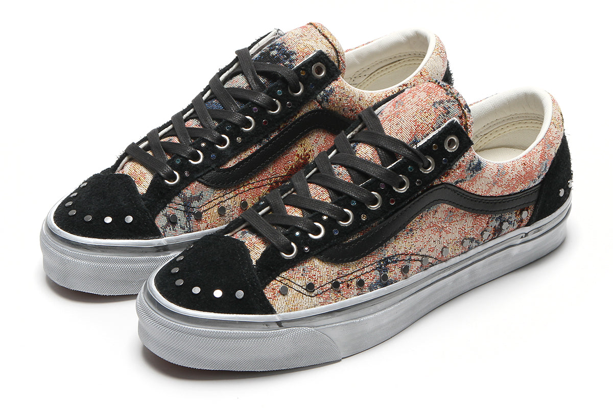 Vans OTW - LX Old Skool 36
Style # VN000E8VBML1
Color : Floral Rivets Black / Multi