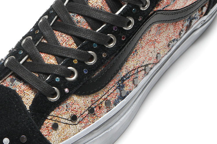 Vans OTW - LX Old Skool 36
Style # VN000E8VBML1
Color : Floral Rivets Black / Multi