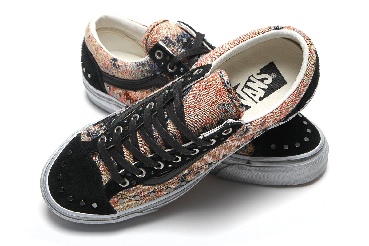 Vans OTW - LX Old Skool 36
Style # VN000E8VBML1
Color : Floral Rivets Black / Multi