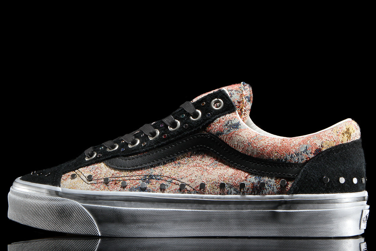 Vans OTW - LX Old Skool 36
Style # VN000E8VBML1
Color : Floral Rivets Black / Multi