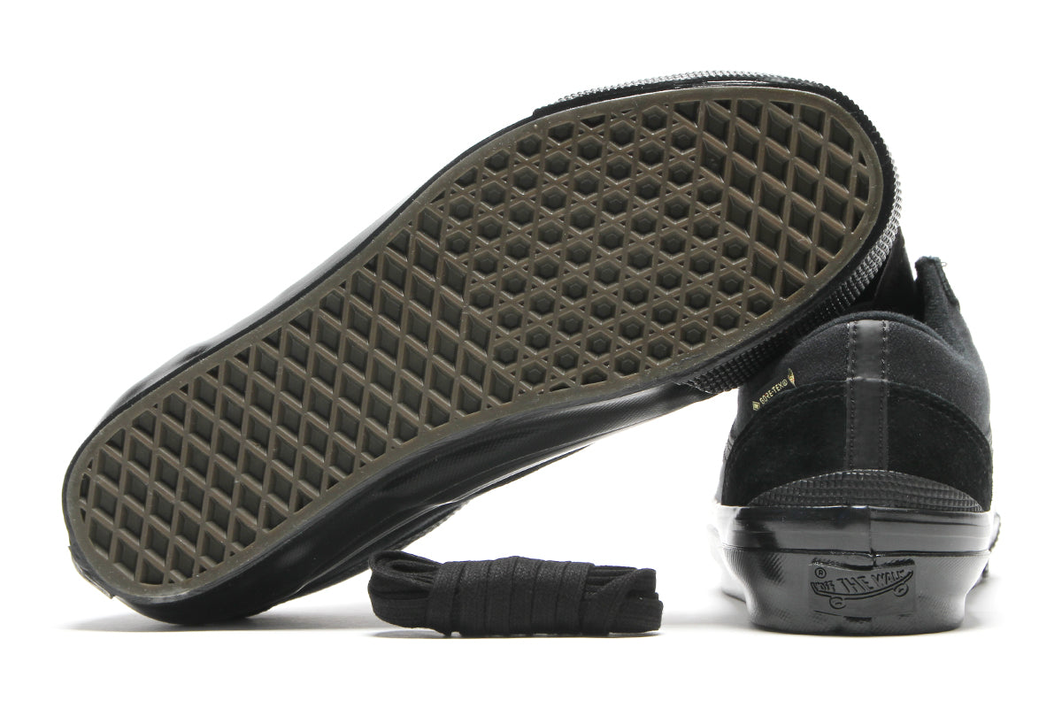 Vans OTW - LX Old Skool GTX
Style # VN000Z3DBLA1
Color : Black