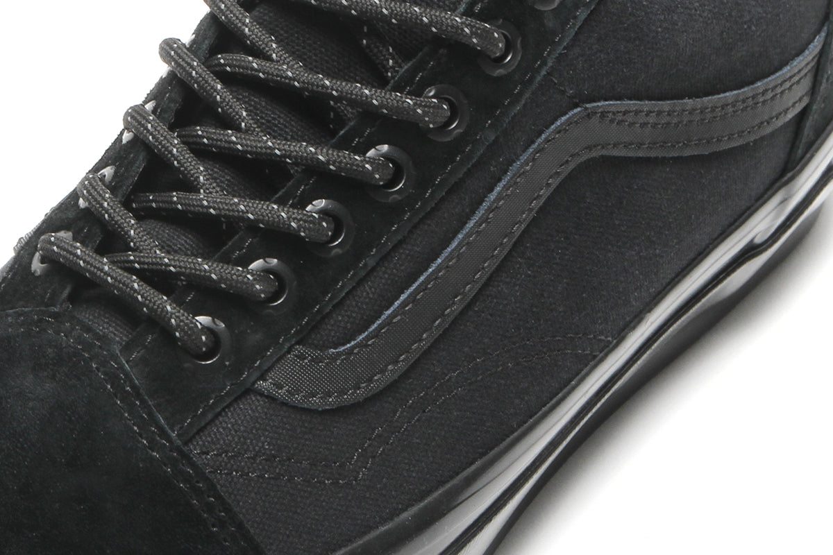 Vans OTW - LX Old Skool GTX
Style # VN000Z3DBLA1
Color : Black