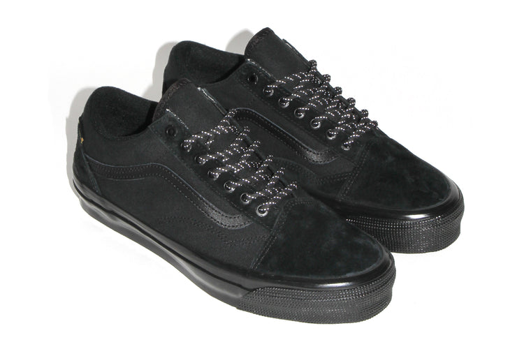 Vans OTW - LX Old Skool GTX
Style # VN000Z3DBLA1
Color : Black