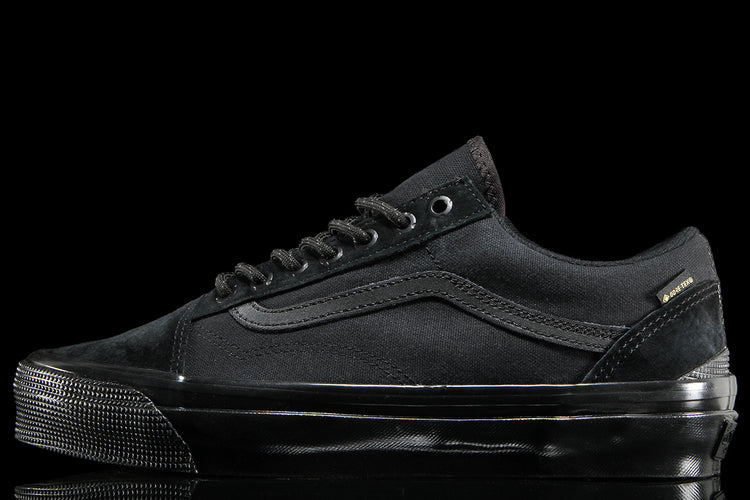 Vans OTW - LX Old Skool GTX
Style # VN000Z3DBLA1
Color : Black