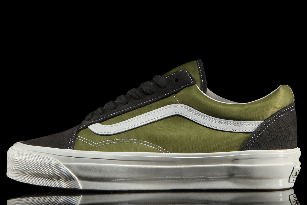 Vans OTW - LX Classic Slip-On 98
Style # VN000D9PCHW1
Color : Creme Brule