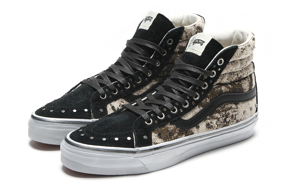 Vans OTW - LX SK8-HI 36
Style # VN00114QBML1
Color : Floral Rivets Black / Multi