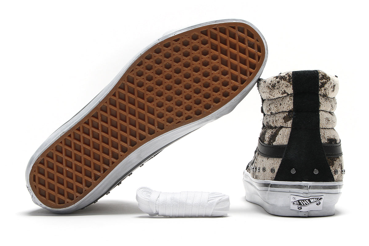 Vans OTW - LX SK8-HI 36
Style # VN00114QBML1
Color : Floral Rivets Black / Multi