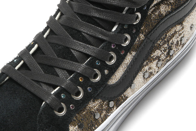 Vans OTW - LX SK8-HI 36
Style # VN00114QBML1
Color : Floral Rivets Black / Multi