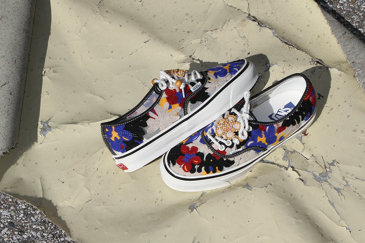 Vans OTW - LX Authentic 44 Needlework
Style # VN000Y0S4481
Color : Multi