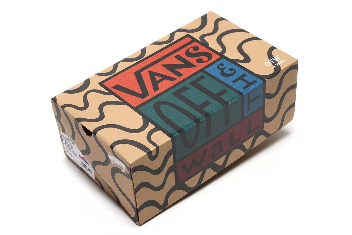 Vans OTW - Old Skool 36 x Parra
Style # VN000Y11HFC1
Color : Midnight / Carmine