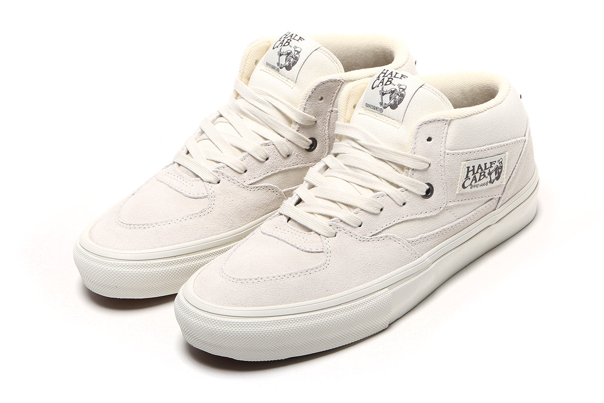 Vans - Skate Half Cab
Style # VN0A5FCDCDA1
Color : Marshmallow / White