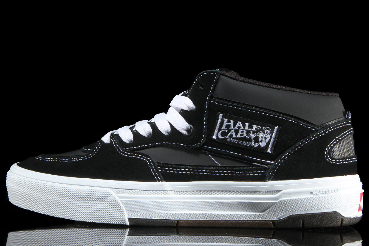 Vans - Skate Half Cab Wafflecup
Style # VN000D9ZBA21
Color : Black / White