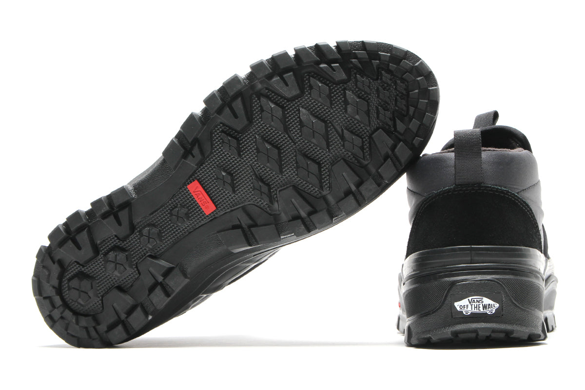 Vans - Mid-Slip Puff
Style # VN0010W1BKA1
Color : Black