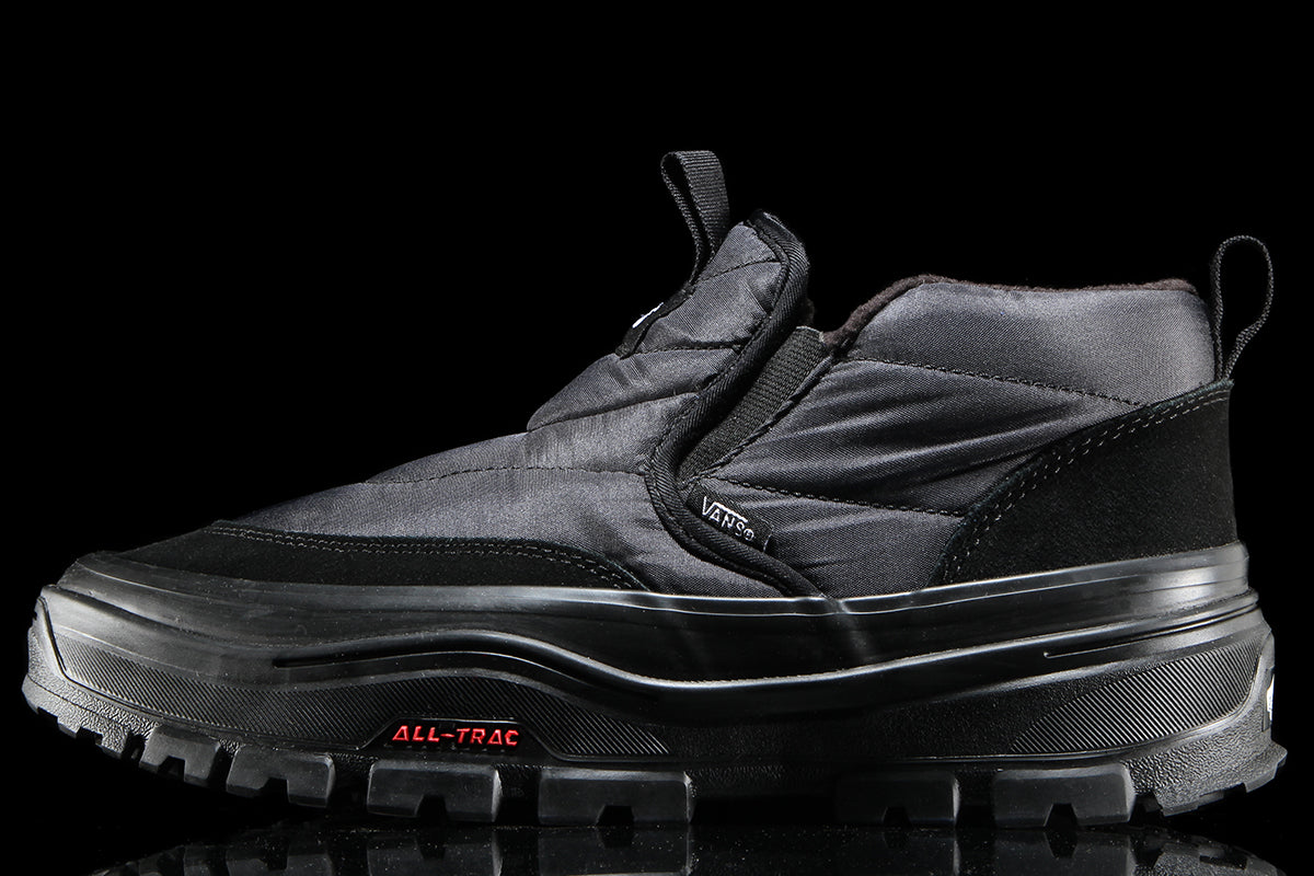Vans - Mid-Slip Puff
Style # VN0010W1BKA1
Color : Black