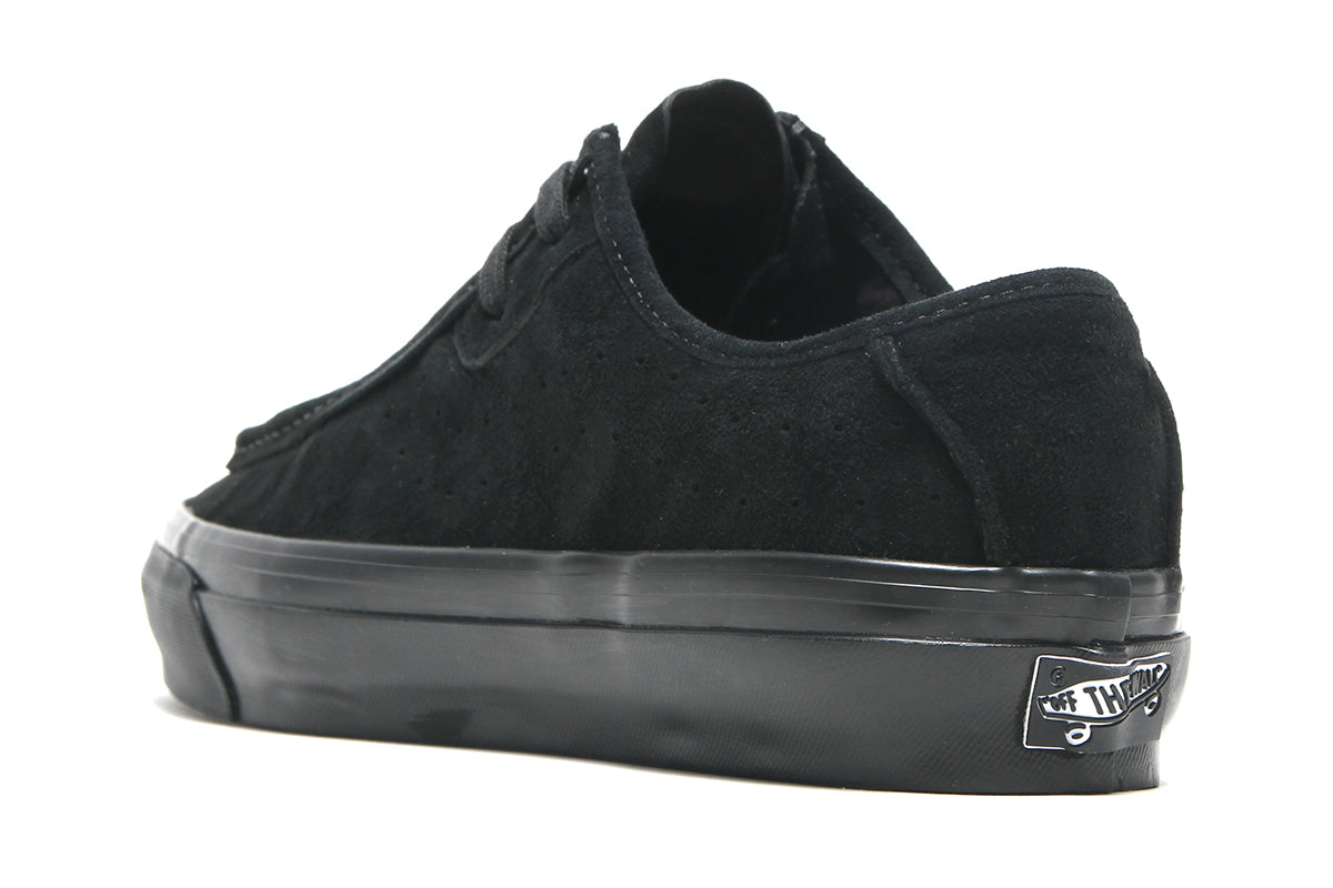 Vans - LX SF Moc Low
Style # VN000Z3XBKA1
Color : Black / Black