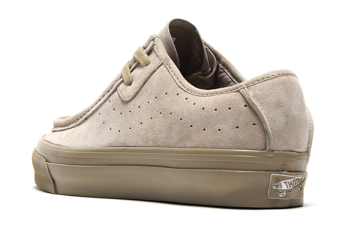 Vans - LX SF Moc Low
Style # VN000Z3XICX1
Color : Light Brown / Brown