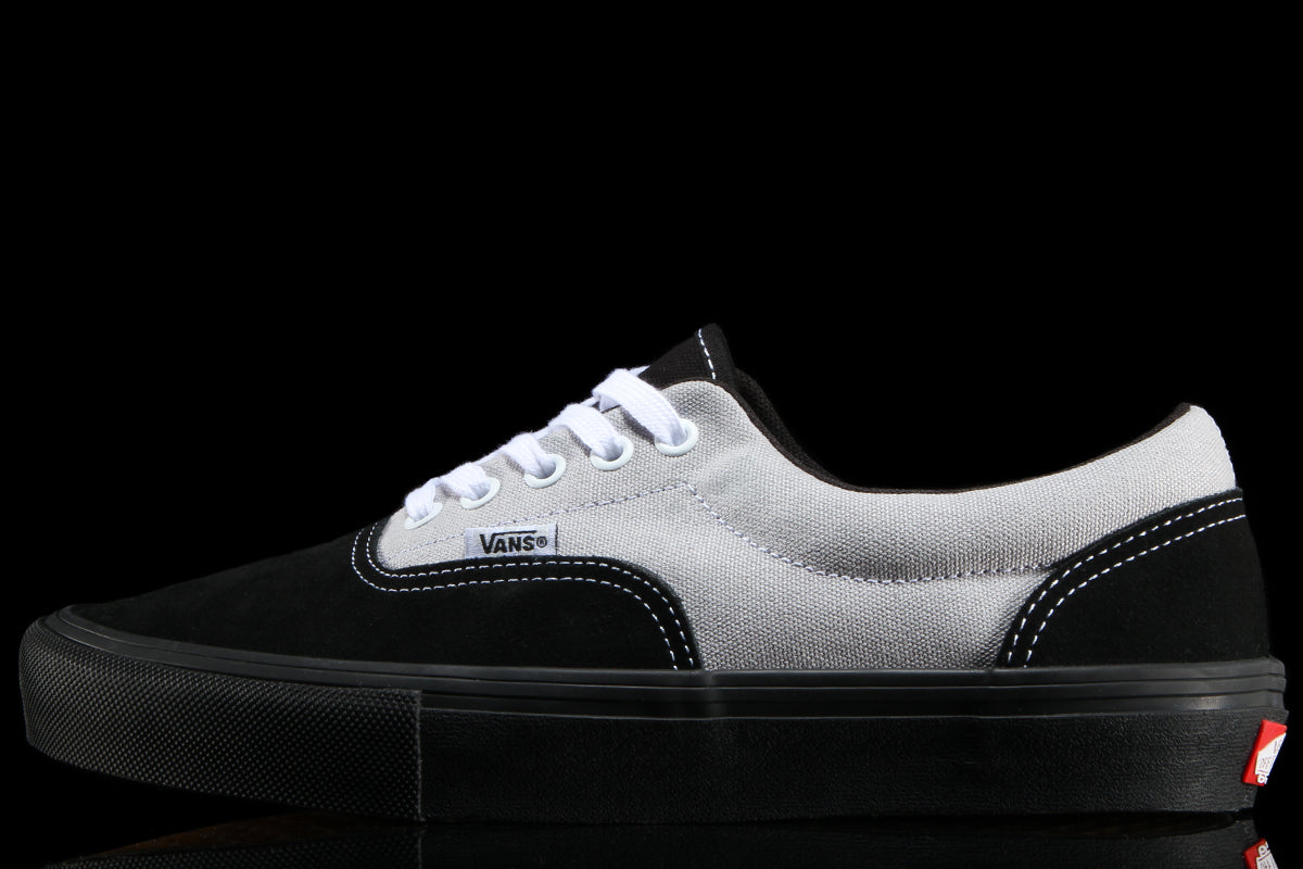 Vans - Skate Era
Style # VN000ECRY631
Color : Black / Light Grey