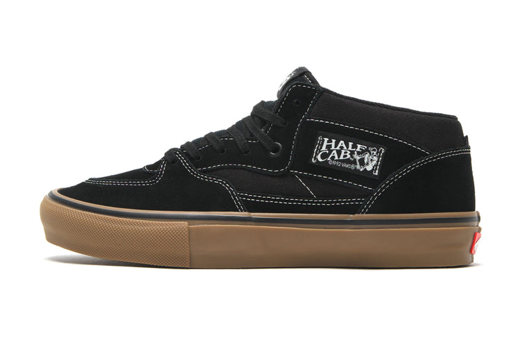 Vans - Skate Half Cab
Style # VN0A5FCDB9K1
Color : Black / Gum / White