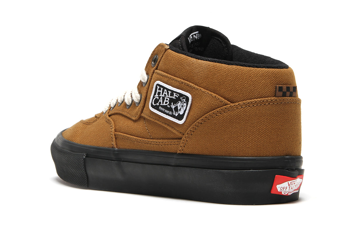 Vans | Skate Half Cab
Style # VN0007PG11D1
Color : Golden Brown / Black