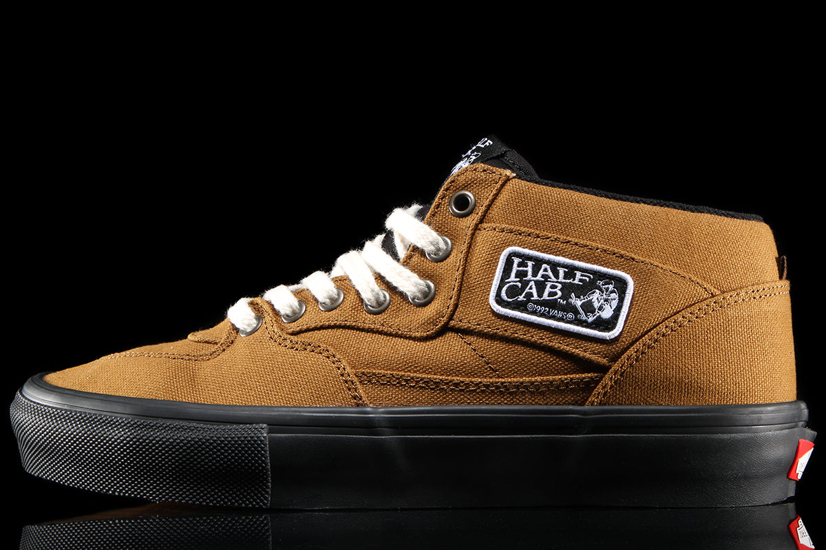 Vans | Skate Half Cab
Style # VN0007PG11D1
Color : Golden Brown / Black